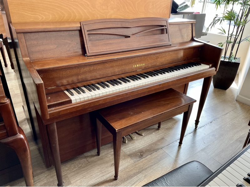 Yamaha Console Upright Piano 40 1/2