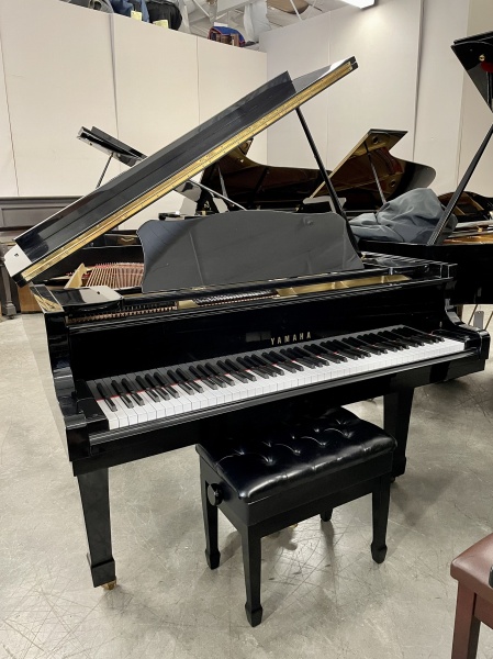 Yamaha G2 Grand Piano 5'8