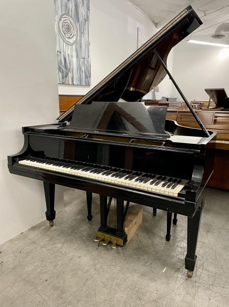 Steinway M Grand Piano 5'7