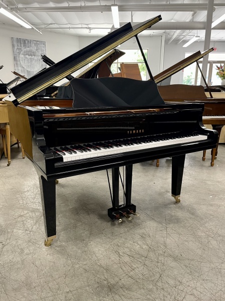Yamaha GC1 Baby Grand Piano 5'3