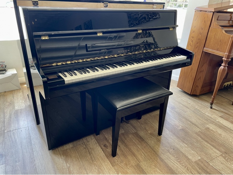 Samick S-108S Upright Piano 43