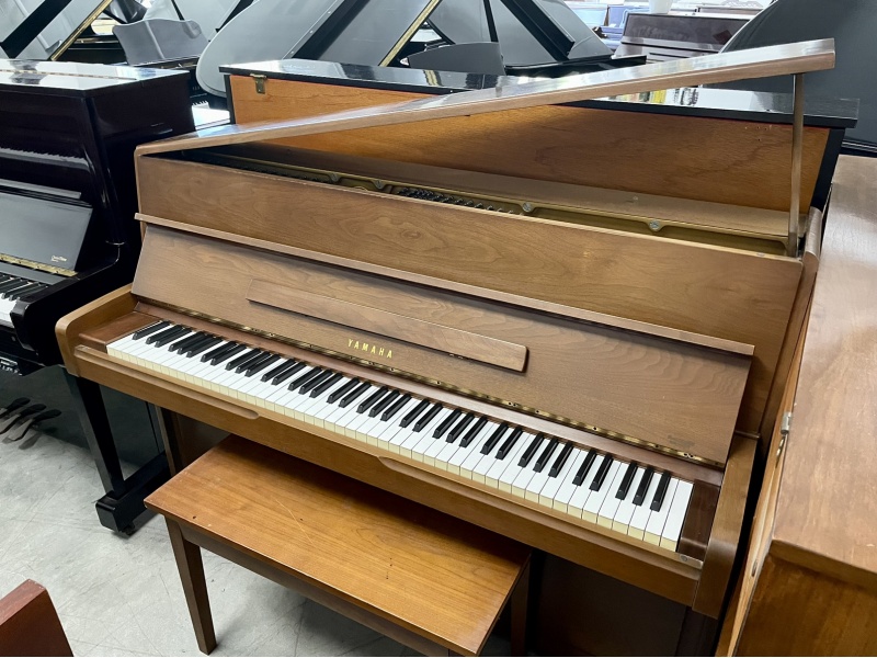 Yamaha Continental Console Upright Piano 40 1/2