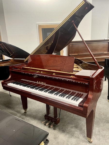 Kawai GM-10 Baby Grand Piano 4'11