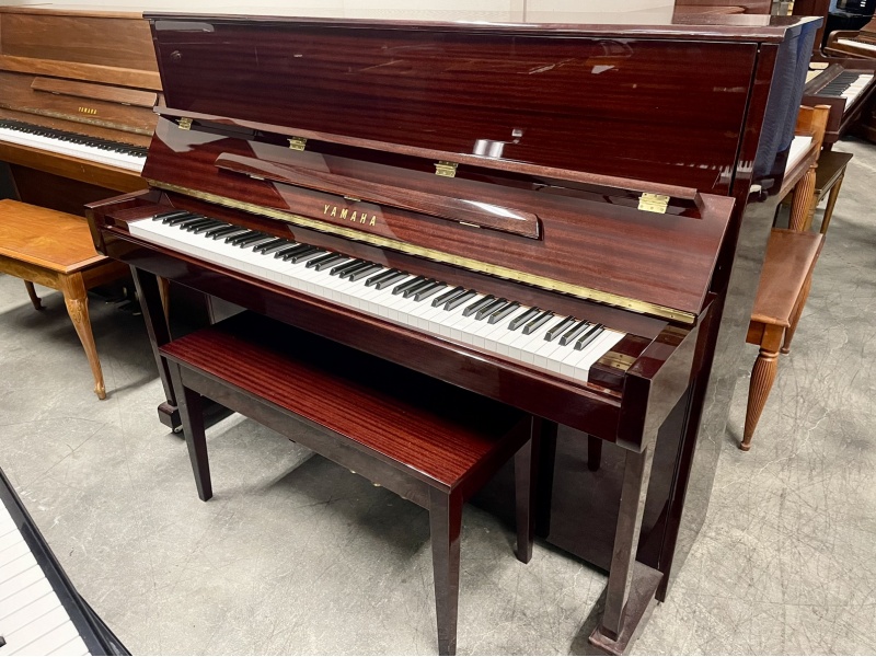 Yamaha T118 Studio Upright Piano 47