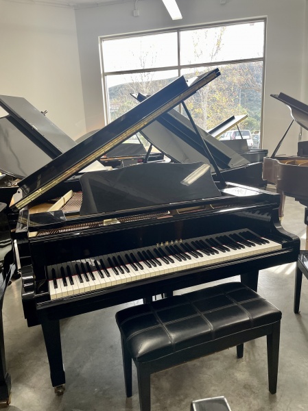 Yamaha G1 Baby Grand Piano 5'3