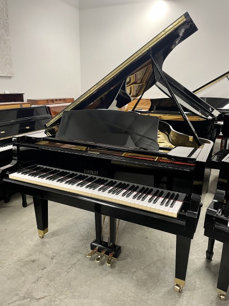 Everett EV60 Grand Piano by Yamaha 6'1