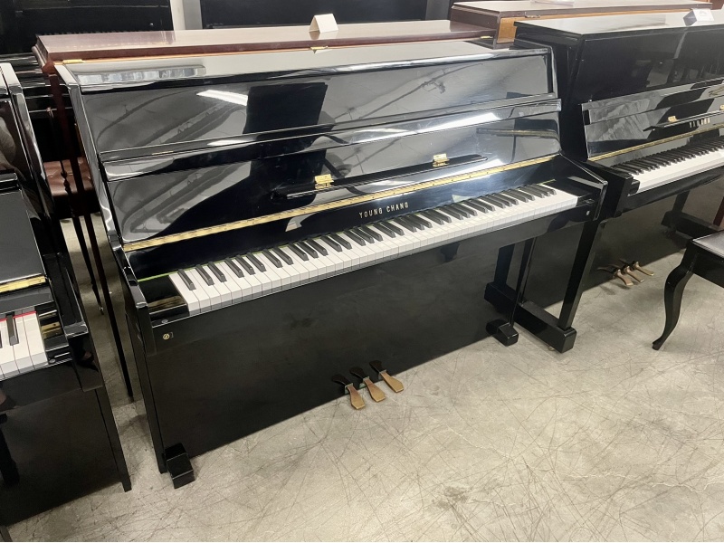 Young Chang E-102 Upright Piano 43