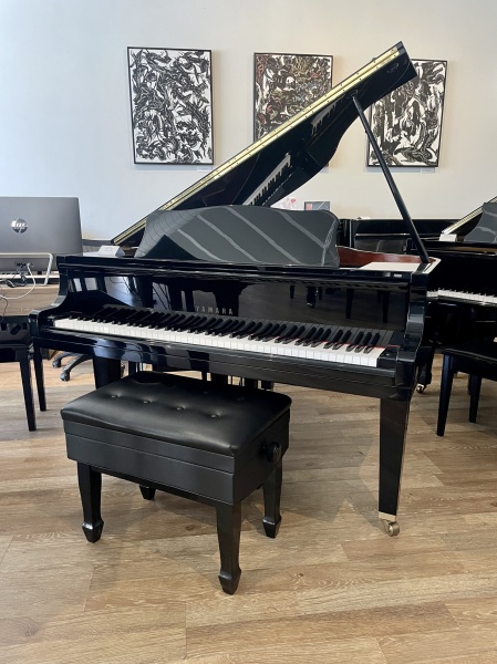 Yamaha GB1 Baby Grand Piano 4'11