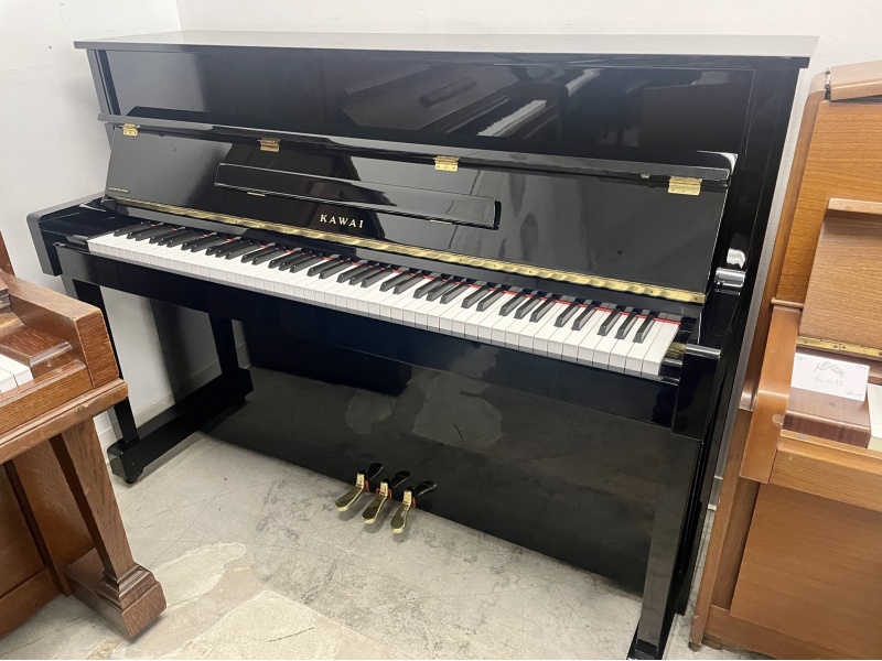 Kawai K-18 Upright Piano 44