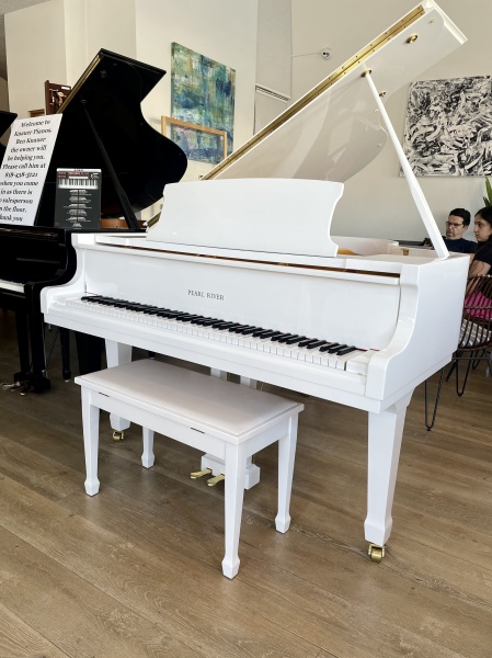 Pearl River GP160 Baby Grand Piano 5'3