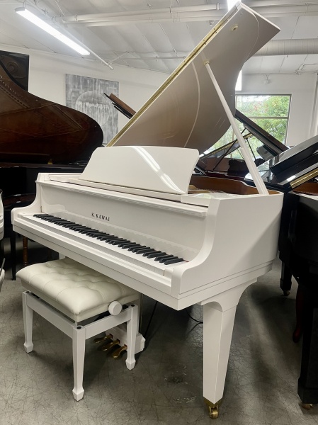 2022 Kawai GL-10 Baby Grand Piano with PNO3/Silent System 5' Polished White
