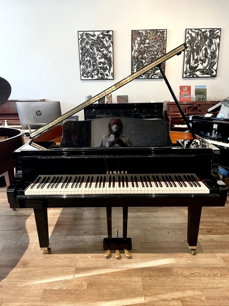 Yamaha GA1 Baby Grand Piano 4'11