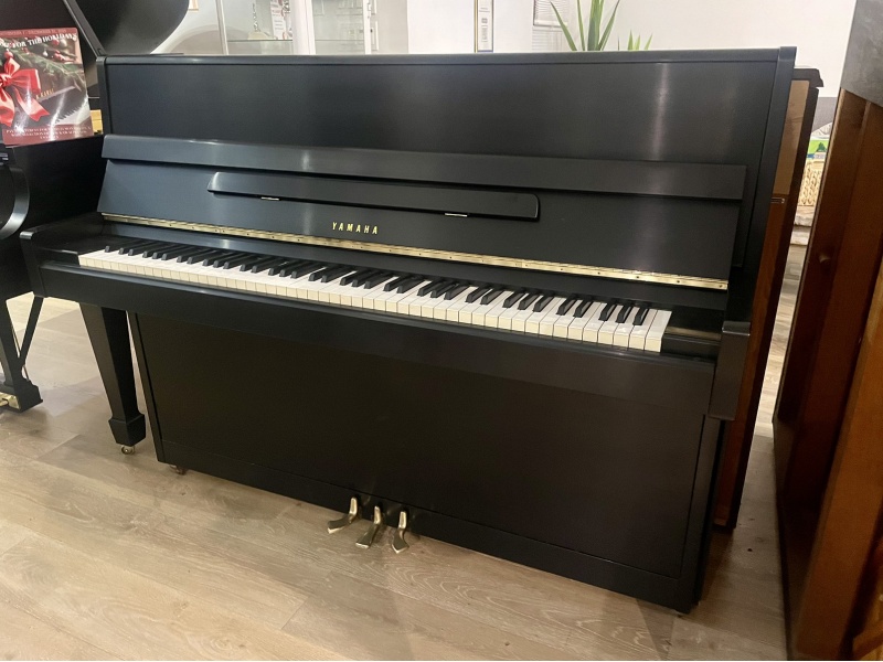Yamaha P2 Continental Console Upright Piano 46