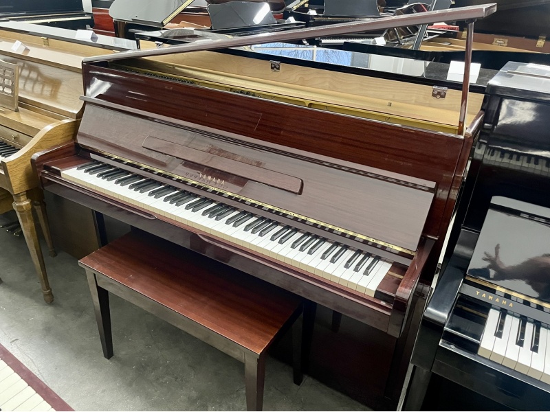 Yamaha M1A Upright Piano 42 1/2