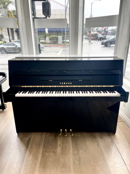 Yamaha b1 Upright Piano 43