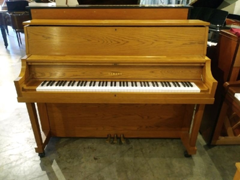 Yamaha P22 Console Upright Piano 45