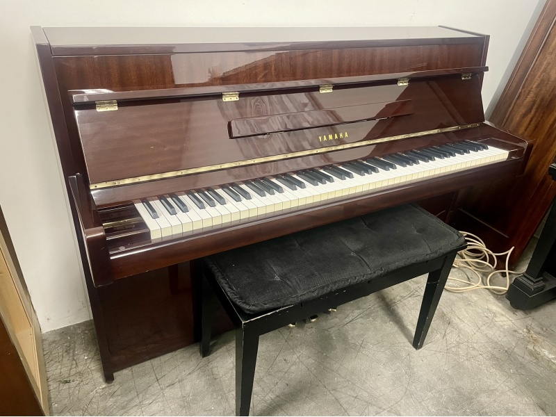 Yamaha Console Upright Piano 42