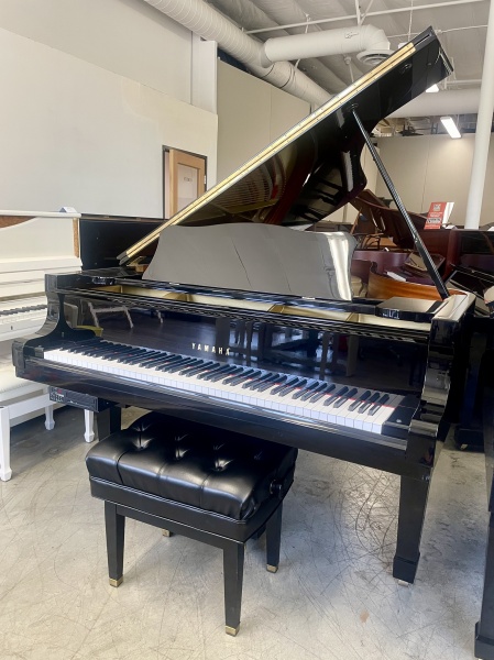 Yamaha C7 Semi-Concert Grand Piano 7'6