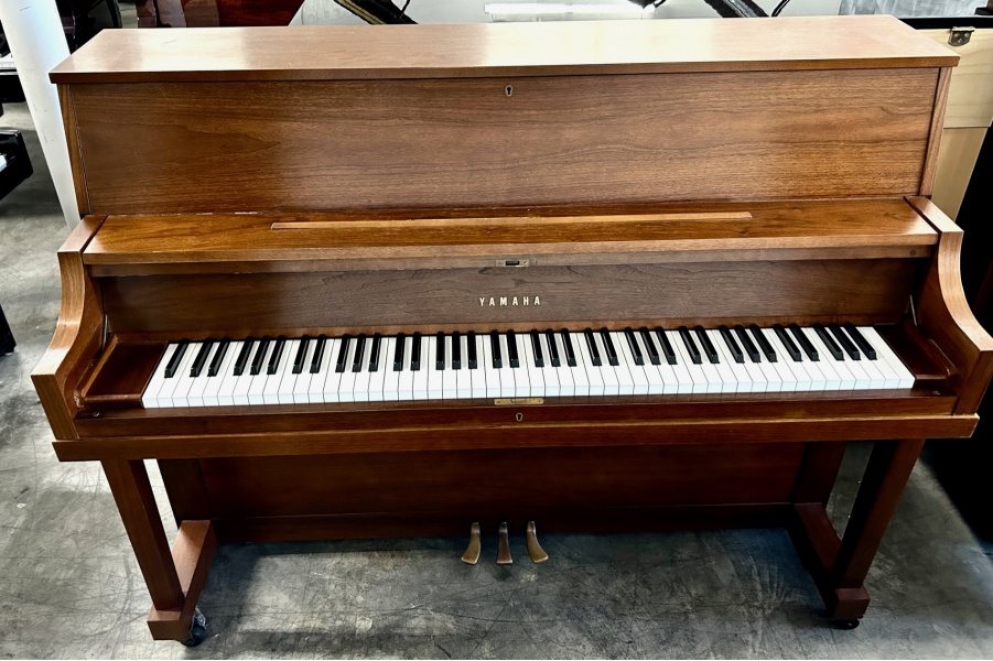 Yamaha P22 Walnut Satin Finish 45