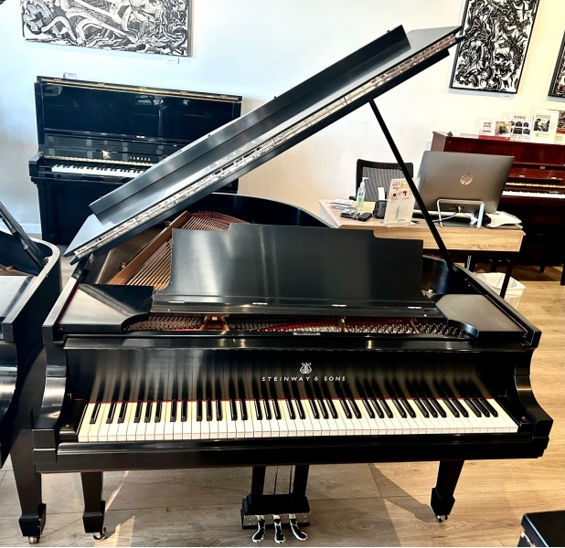 Steinway M Satin Finish 5'7
