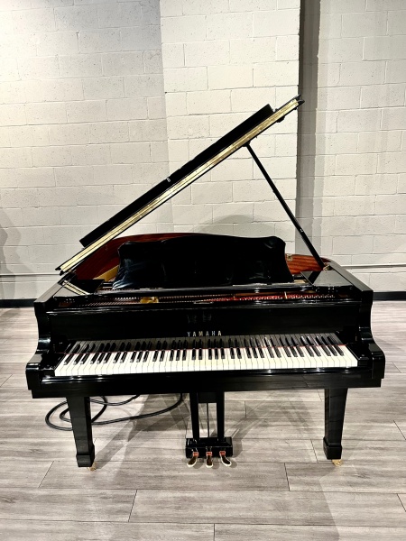 Yamaha C3 Disklavier Ebony Polish 6'1