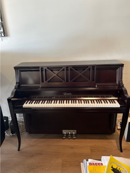 Essex EUP-116 Upright Piano 46 1/2