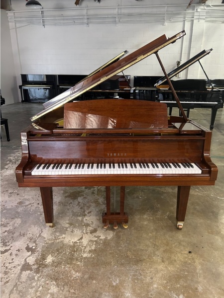 Yamaha GH1 Baby Grand Piano 5'3