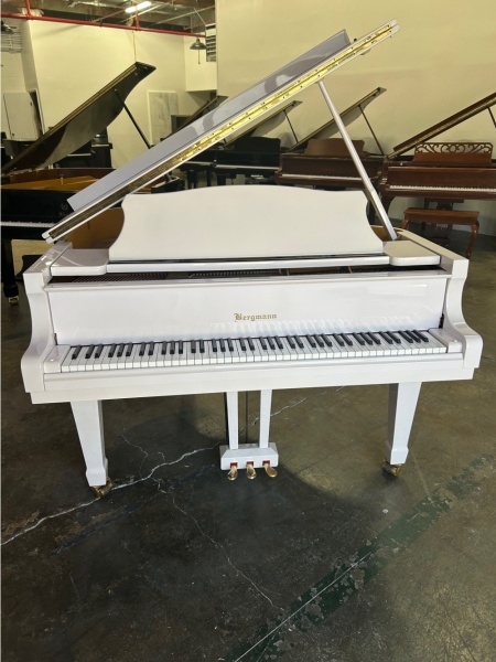 Bergmann BTG-157 Baby Grand Piano 5'2