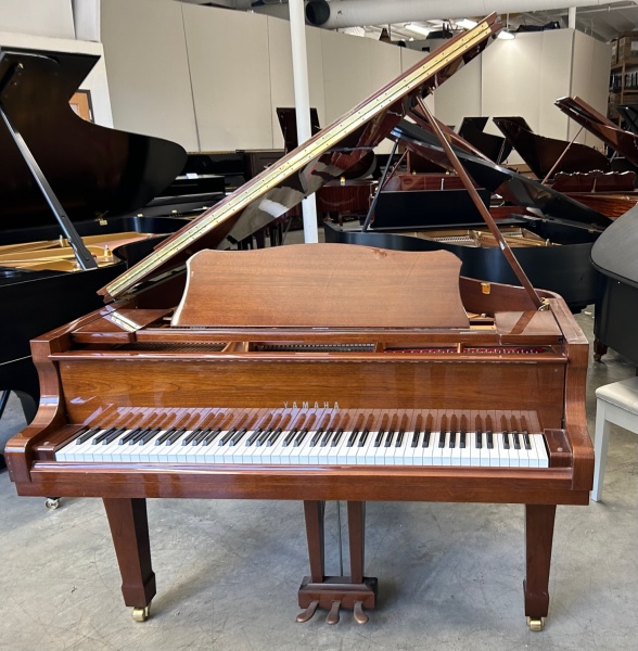 Yamaha C2 Grand Piano 5'8