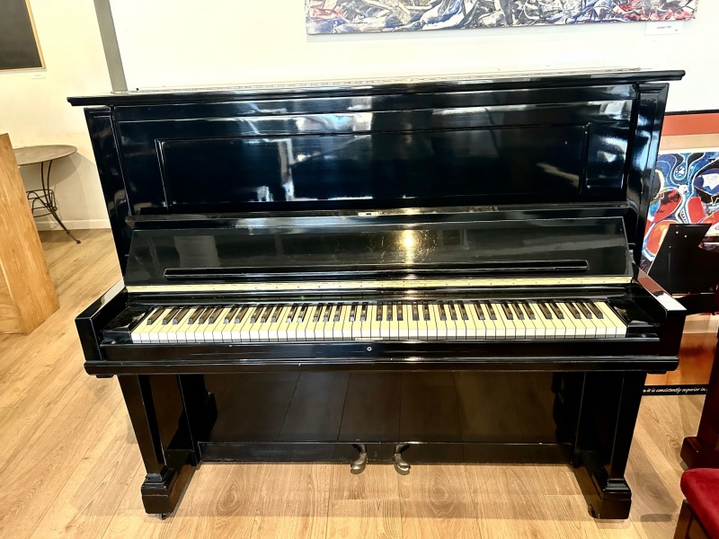 Steinway K52 Upright Piano 52