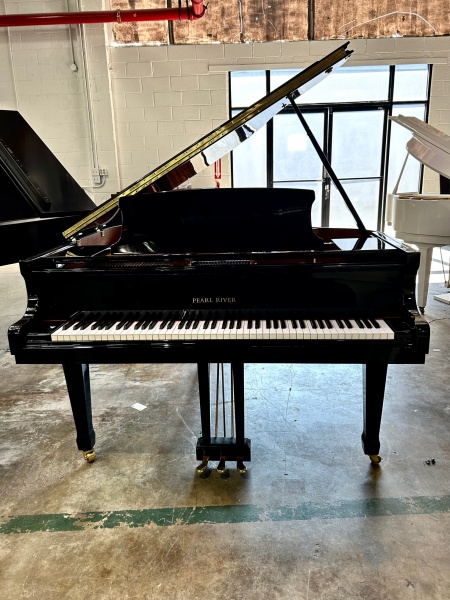 Pearl River GP150 Baby Grand Piano with PianoDisc iQ Player System 4'11