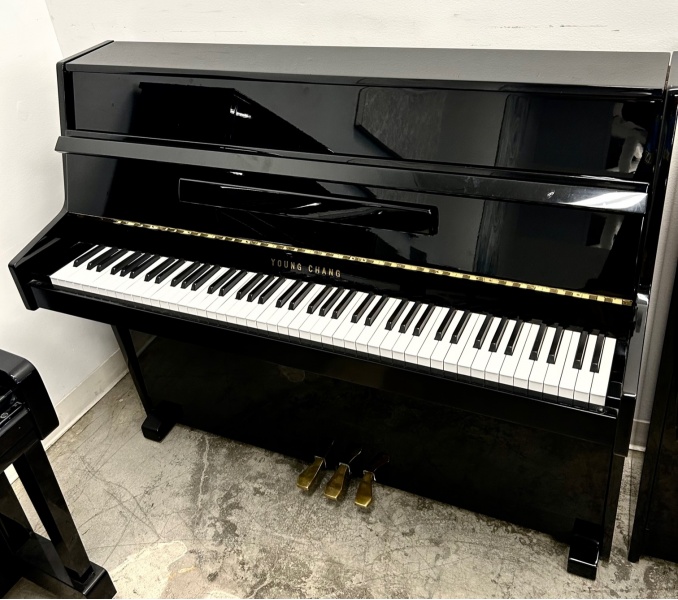 Young Chang E101 Upright Piano 43
