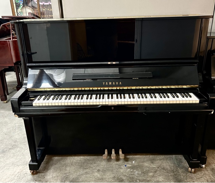 Yamaha U3 Tall Upright Piano 52
