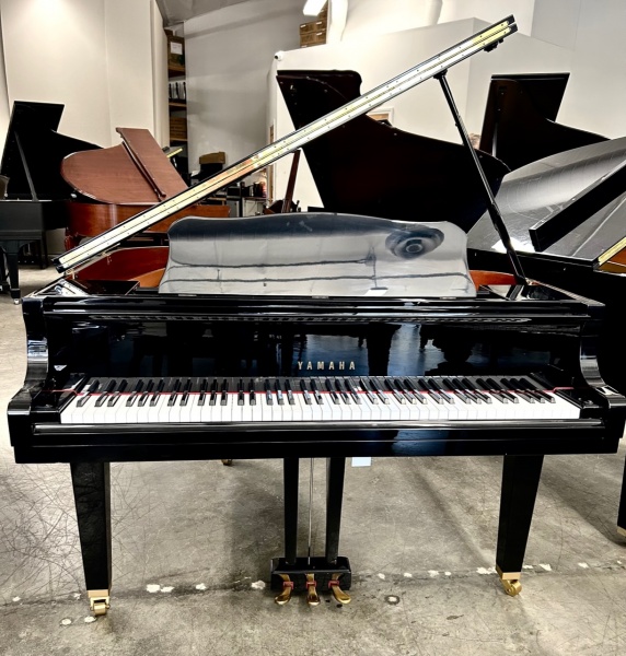 Yamaha GB1 5' Baby Grand Piano 5' Polished Ebony 1977