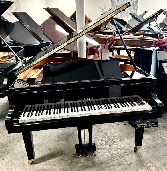 Yamaha GB1 Grand Piano 5' Polished Ebony 2008