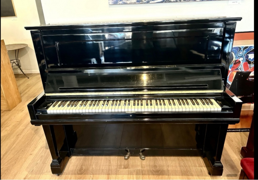 Steinway K52 Upright Piano 52