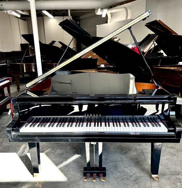 Yamaha GB1 Grand Piano 5' Polished Ebony 2005