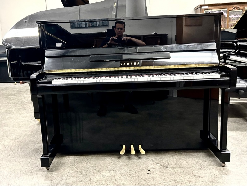 Yamaha b3PE Upright Piano 48