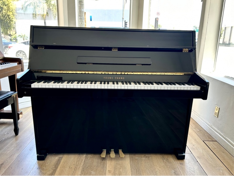 Young Chang E101 Upright Piano 43