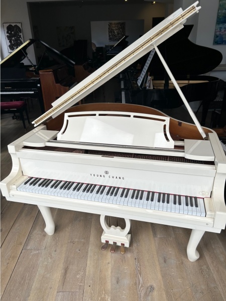 Young Chang PG-150 Grand Piano 5' Polished Ivory 1987