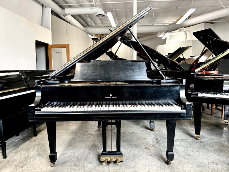 Steinway M Grand Piano 5'7