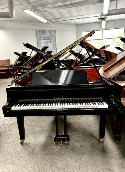 Yamaha GA1E Baby Grand Piano 4'11