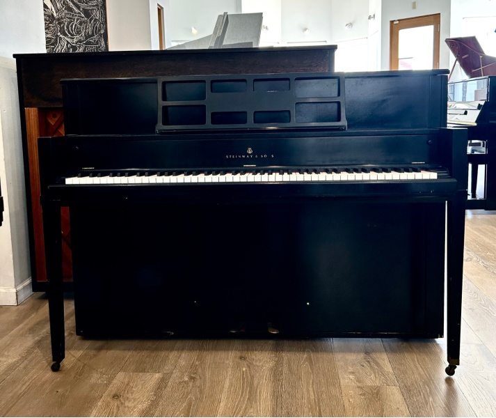 Steinway F Upright Console Piano 42