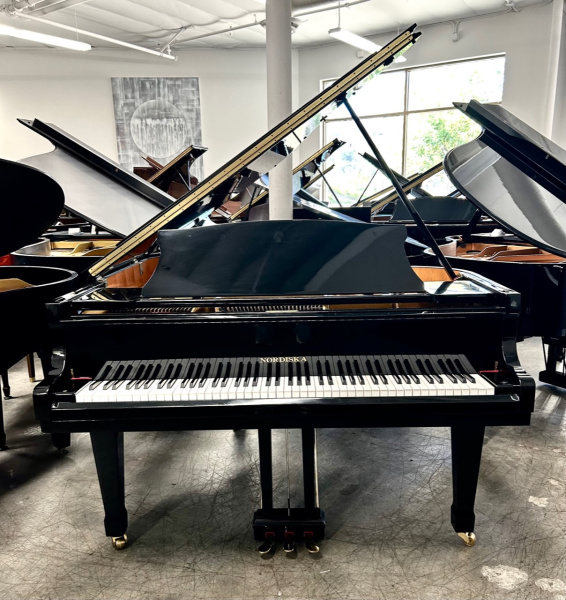 Nordiska Grand Piano 5'3