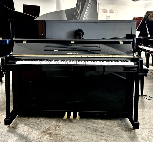 Suzuki Upright Piano 48