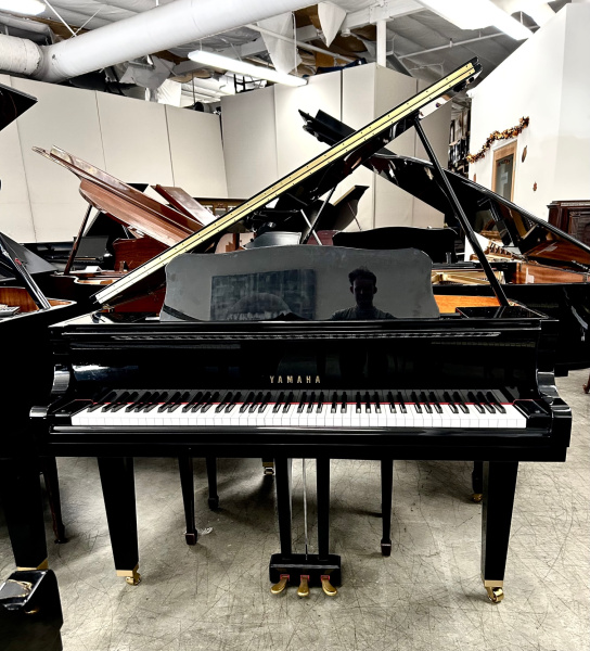 Yamaha GB1 Baby Grand Piano 4'11