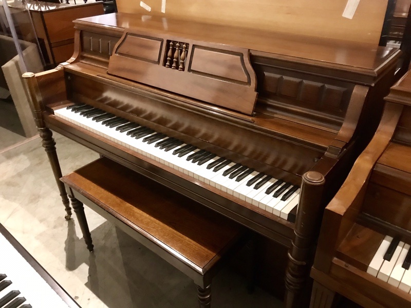 Yamaha M206 Upright Piano 42